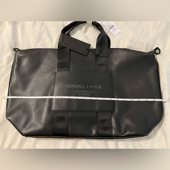 Kendall & Kylie Tote Bag - Picture 6 of 9